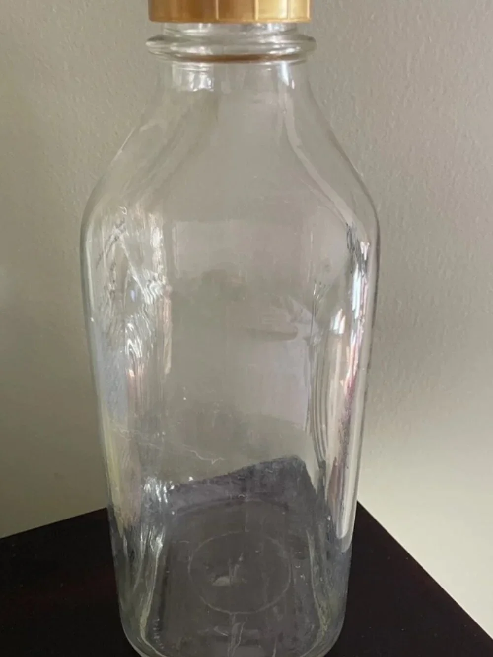 MEMORY LANE DAIRY FORDLAND MO. 64 oz. MOCHA GLASS MILK BOTTLE GOLD LID